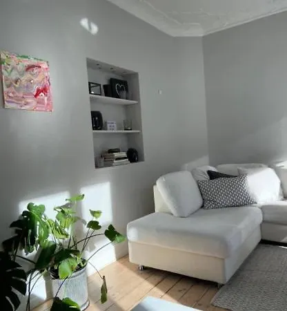 Apartment Great Light Apartment Close To Frederiksberg Have & Metro